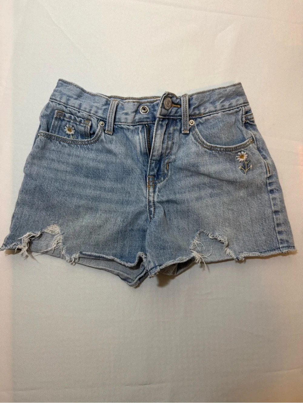 Old Navy Light Blue Denim Daisy Embroidered Cutoff Shorts Sz 8